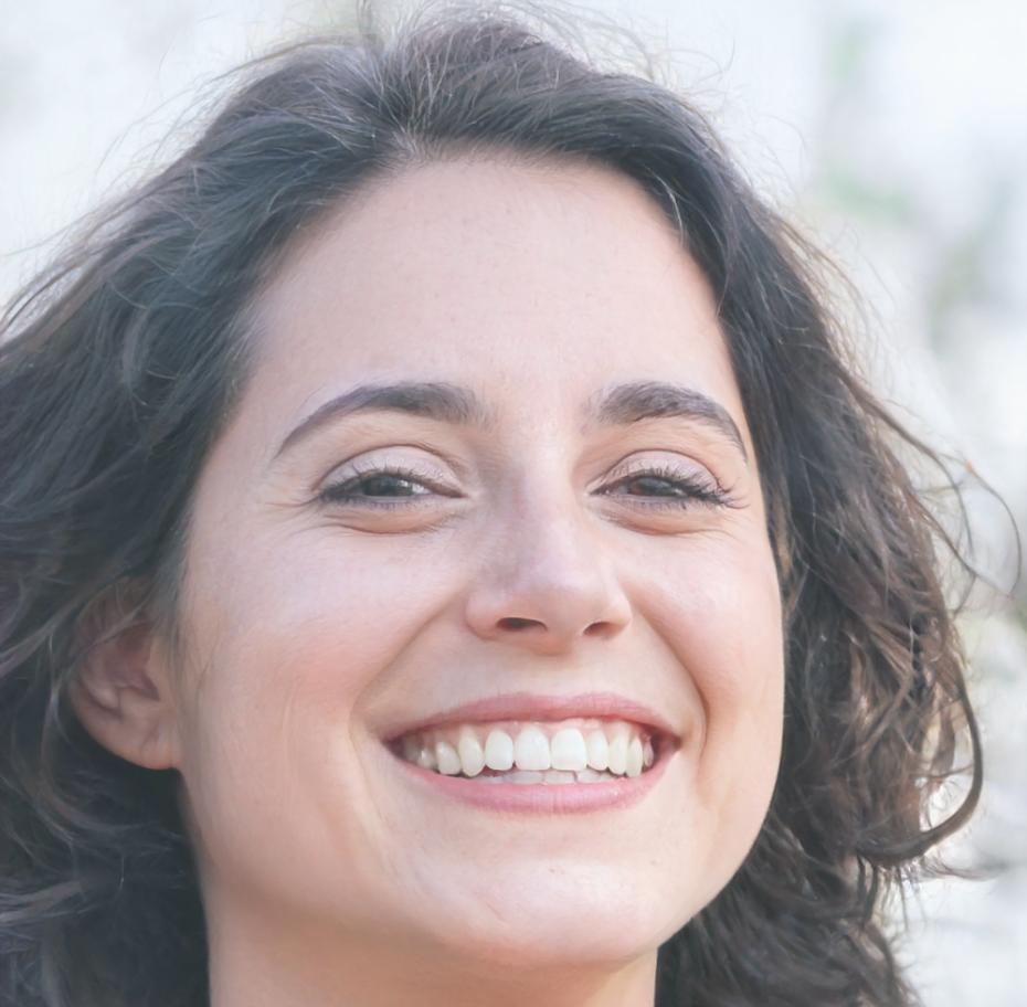 Portrait professionnel d'une experte en négociation financière